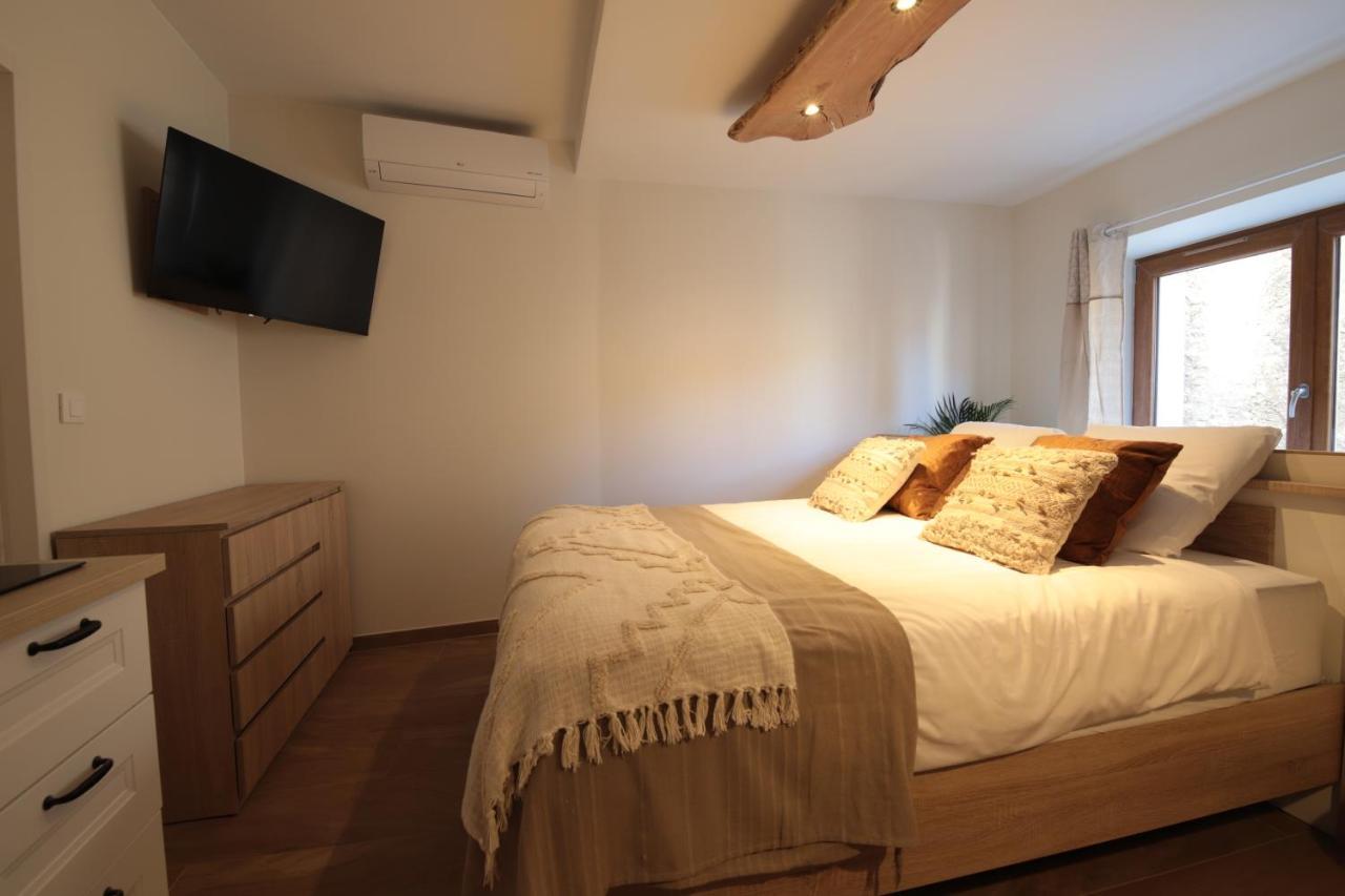 Gite De Charme Haut De Gamme Avec Jacuzzi Et Sauna Privatifs Donzère Exterior foto